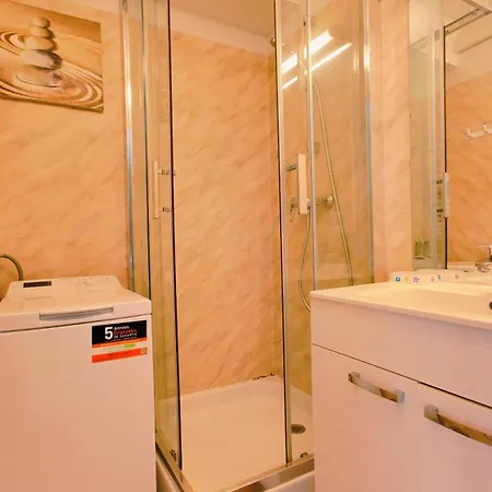 T2 Avec Piscine Vue Aux Minimes *